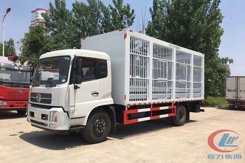 東風(fēng)天錦6米8運(yùn)豬車、畜禽運(yùn)輸車側(cè)面圖